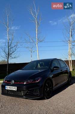 Хэтчбек Volkswagen Golf GTI 2020 в Киеве