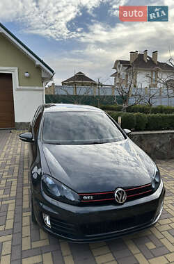 Хэтчбек Volkswagen Golf GTI 2010 в 