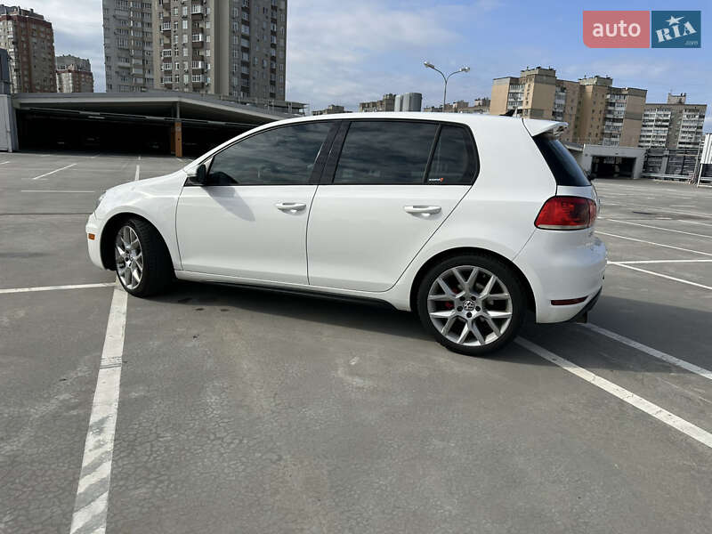 Хэтчбек Volkswagen Golf GTI 2013 в Киеве