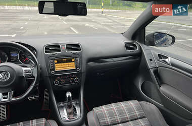 Хетчбек Volkswagen Golf GTI 2011 в 