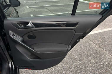 Хетчбек Volkswagen Golf GTI 2011 в 