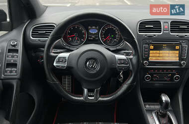 Хетчбек Volkswagen Golf GTI 2011 в 