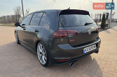 Хетчбек Volkswagen Golf GTI 2016 в 