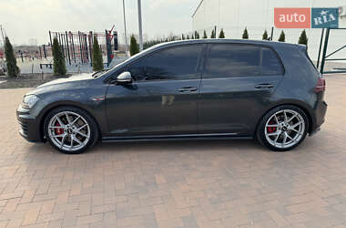 Хетчбек Volkswagen Golf GTI 2016 в 