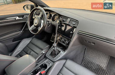 Хетчбек Volkswagen Golf GTI 2016 в 