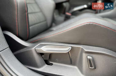 Хетчбек Volkswagen Golf GTI 2016 в 