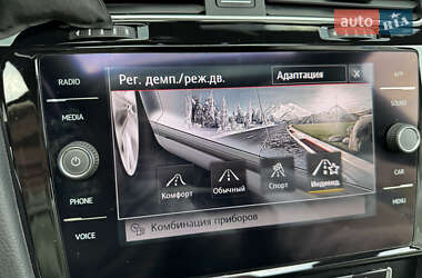 Хетчбек Volkswagen Golf GTI 2016 в 