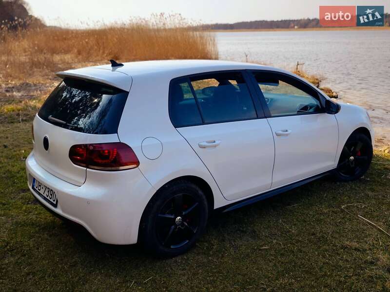 Хэтчбек Volkswagen Golf GTI 2010 в Киеве