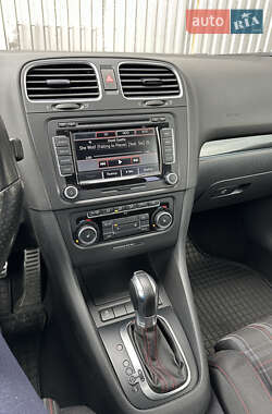 Хэтчбек Volkswagen Golf GTI 2011 в 