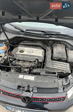 Хэтчбек Volkswagen Golf GTI 2011 в 