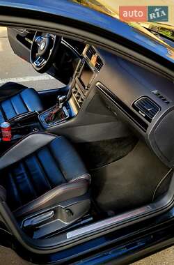 Хетчбек Volkswagen Golf GTI 2015 в 