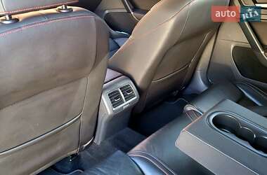 Хетчбек Volkswagen Golf GTI 2015 в 