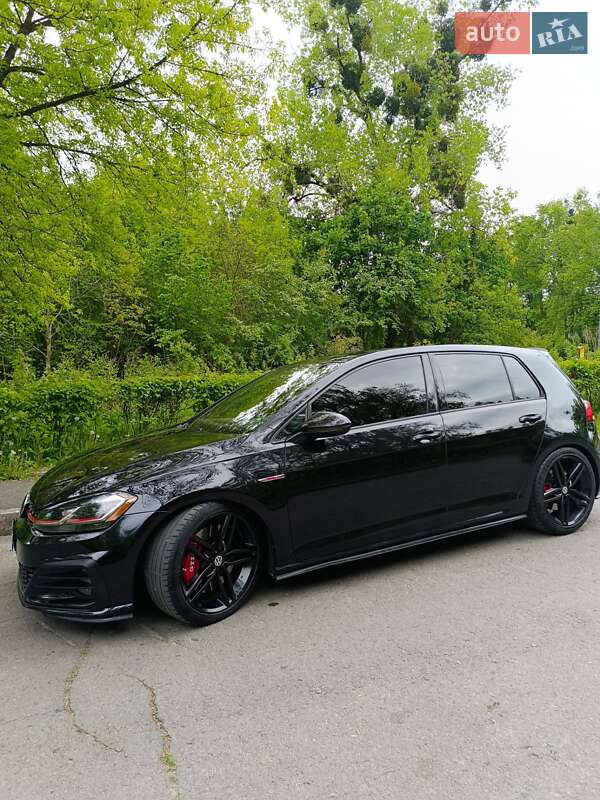 Хэтчбек Volkswagen Golf GTI 2018 в Ровно