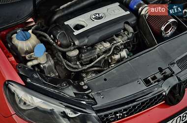 Хетчбек Volkswagen Golf GTI 2012 в 