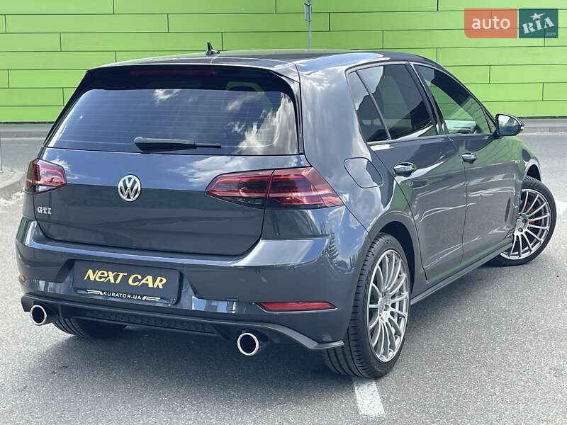 Хетчбек Volkswagen Golf GTI 2017 в Києві