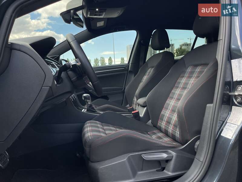 Хетчбек Volkswagen Golf GTI 2017 в Києві