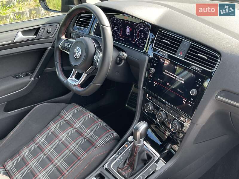 Хетчбек Volkswagen Golf GTI 2017 в Києві