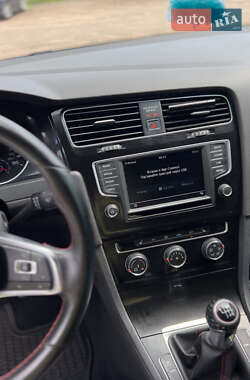 Хэтчбек Volkswagen Golf GTI 2017 в 