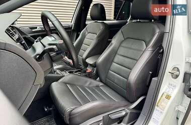 Хетчбек Volkswagen Golf GTI 2020 в 
