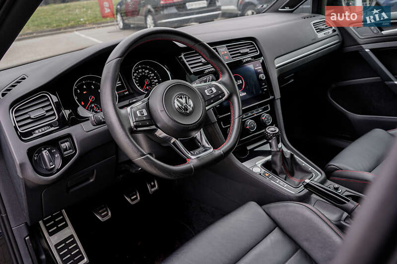 Хэтчбек Volkswagen Golf GTI 2019 в Житомире