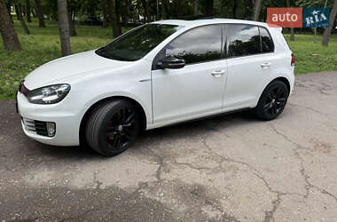 Хэтчбек Volkswagen Golf GTI 2011 в 