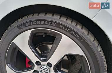 Хэтчбек Volkswagen Golf GTI 2016 в 