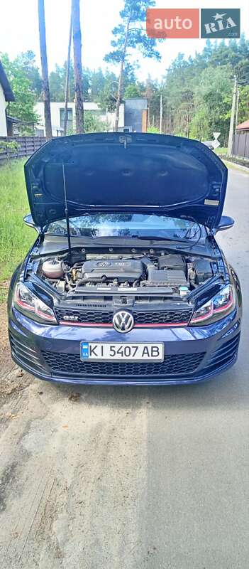 Хэтчбек Volkswagen Golf GTI 2016 в Киеве