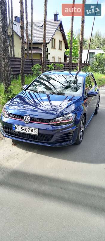Хэтчбек Volkswagen Golf GTI 2016 в Киеве