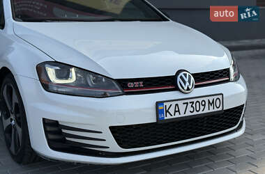 Хэтчбек Volkswagen Golf GTI 2014 в 