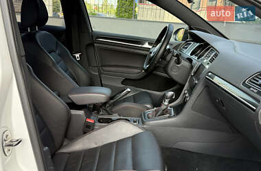 Хэтчбек Volkswagen Golf GTI 2014 в 