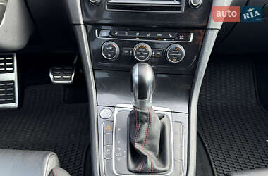 Хэтчбек Volkswagen Golf GTI 2014 в 