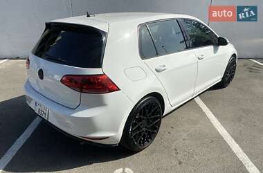 Хэтчбек Volkswagen Golf GTI 2016 в Киеве