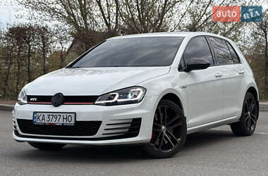 Хэтчбек Volkswagen Golf GTI 2016 в Киеве