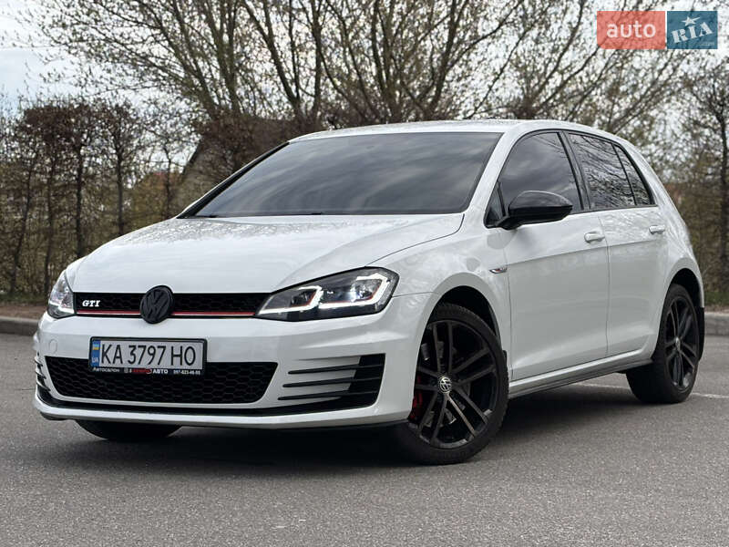 Хэтчбек Volkswagen Golf GTI 2016 в Киеве