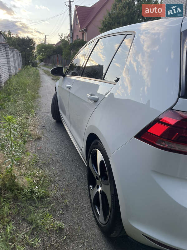 Хетчбек Volkswagen Golf GTI 2017 в Києві