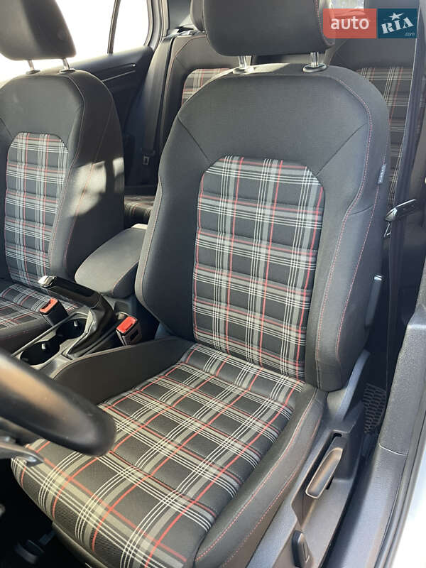 Хетчбек Volkswagen Golf GTI 2017 в Києві