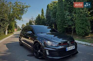 Хэтчбек Volkswagen Golf GTI 2015 в Киеве