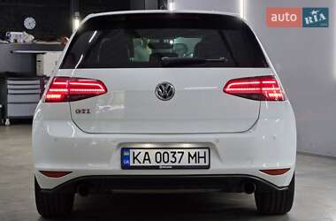 Хетчбек Volkswagen Golf GTI 2015 в 