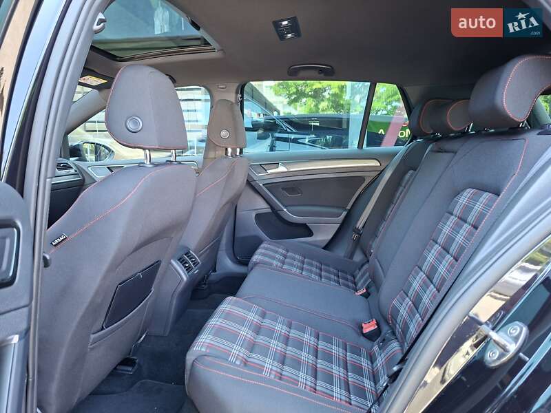 Хэтчбек Volkswagen Golf GTI 2017 в Одессе