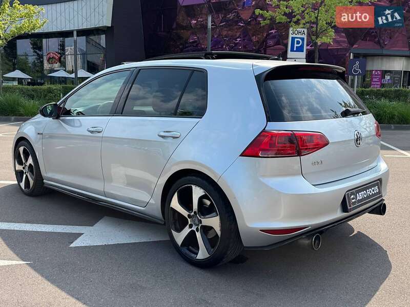 Хетчбек Volkswagen Golf GTI 2014 в Києві