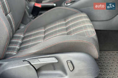 Хетчбек Volkswagen Golf GTI 2013 в 