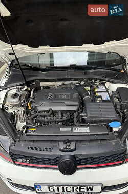 Хэтчбек Volkswagen Golf GTI 2014 в 