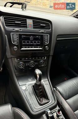 Хэтчбек Volkswagen Golf GTI 2014 в 