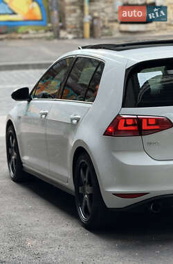 Хэтчбек Volkswagen Golf GTI 2014 в 