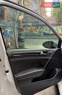 Хэтчбек Volkswagen Golf GTI 2014 в 