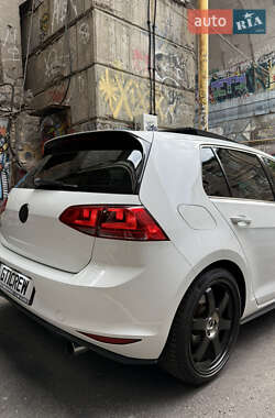 Хэтчбек Volkswagen Golf GTI 2014 в 