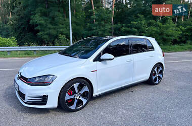 Хэтчбек Volkswagen Golf GTI 2016 в Киеве