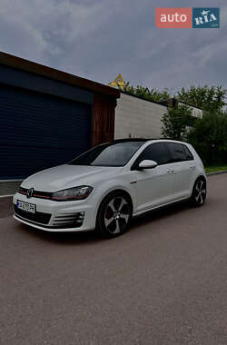Хэтчбек Volkswagen Golf GTI 2016 в Киеве