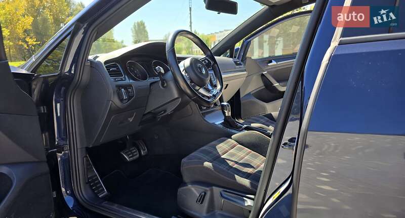 Хэтчбек Volkswagen Golf GTI 2017 в Киеве фото 17 Хэтчбек Volkswagen Golf GTI 2017 в Киеве