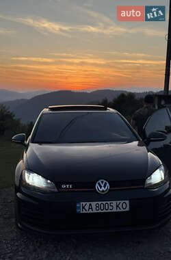 Хэтчбек Volkswagen Golf GTI 2015 в 